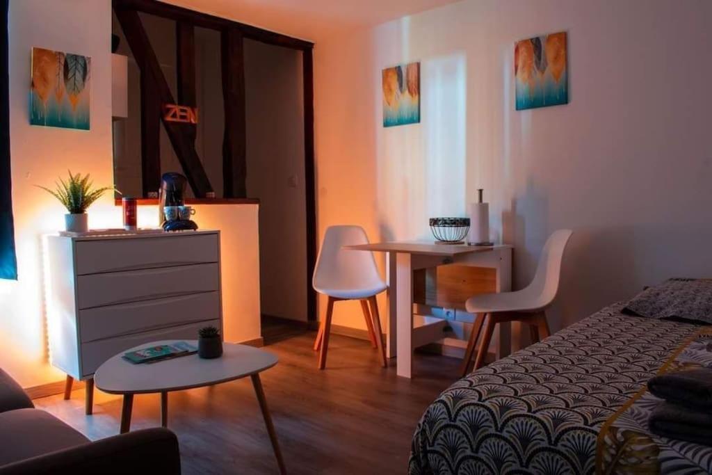 Studio Charmant Confortable Tv Centre Ville לובייה מראה חיצוני תמונה